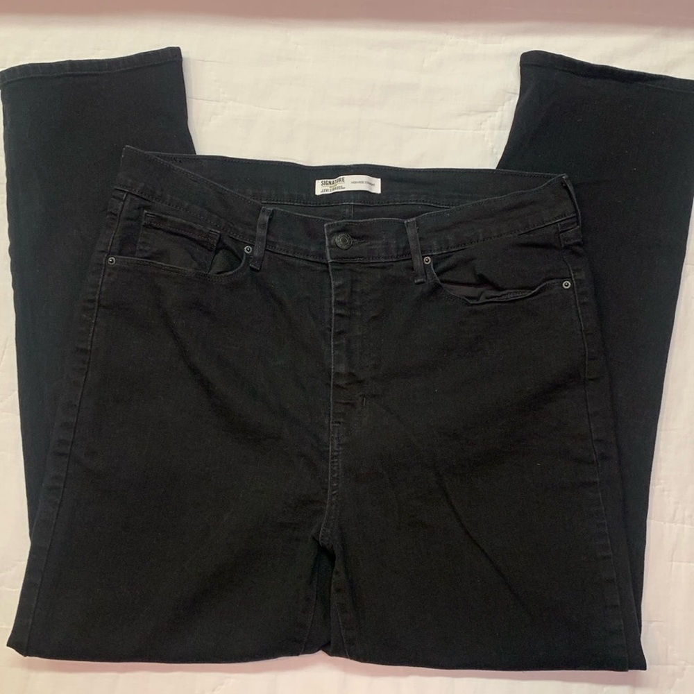 Levi's Signature Gold High-Rise Straight Leg Black Stretch Jeans